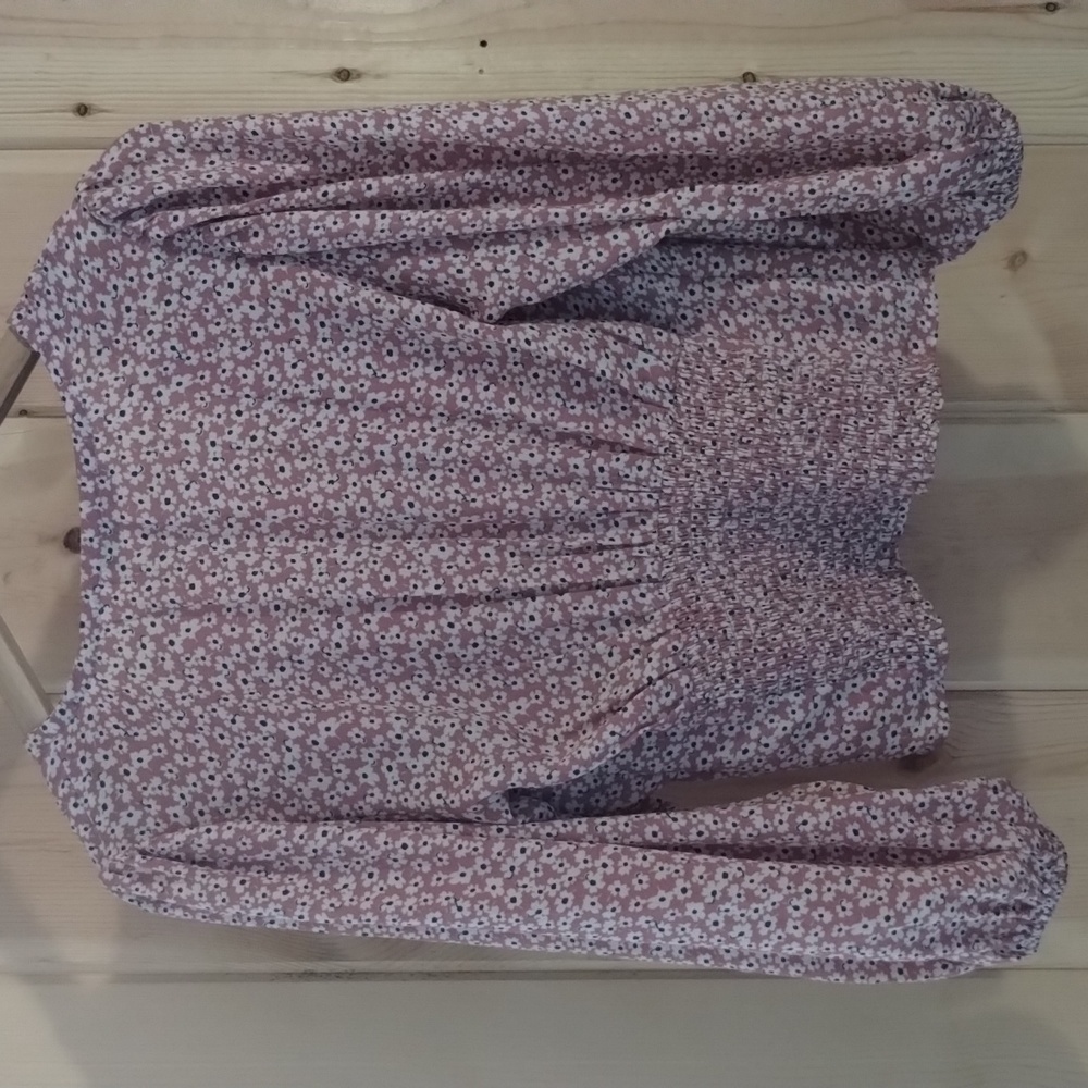 Abercrombie & Fitch top semi wide sleeve/ v neck - Picture 5 of 8